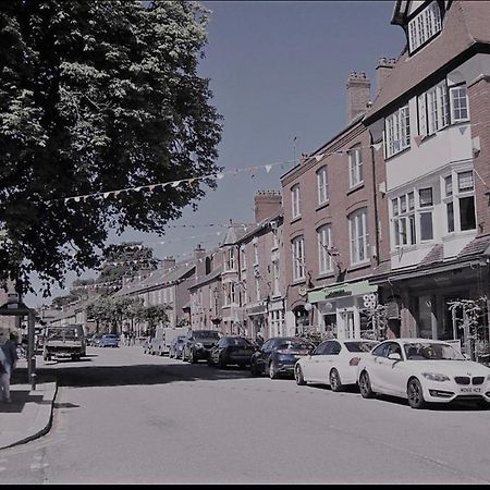 Modern 3-Bed House On Tarporley High Street Villa Bagian luar foto