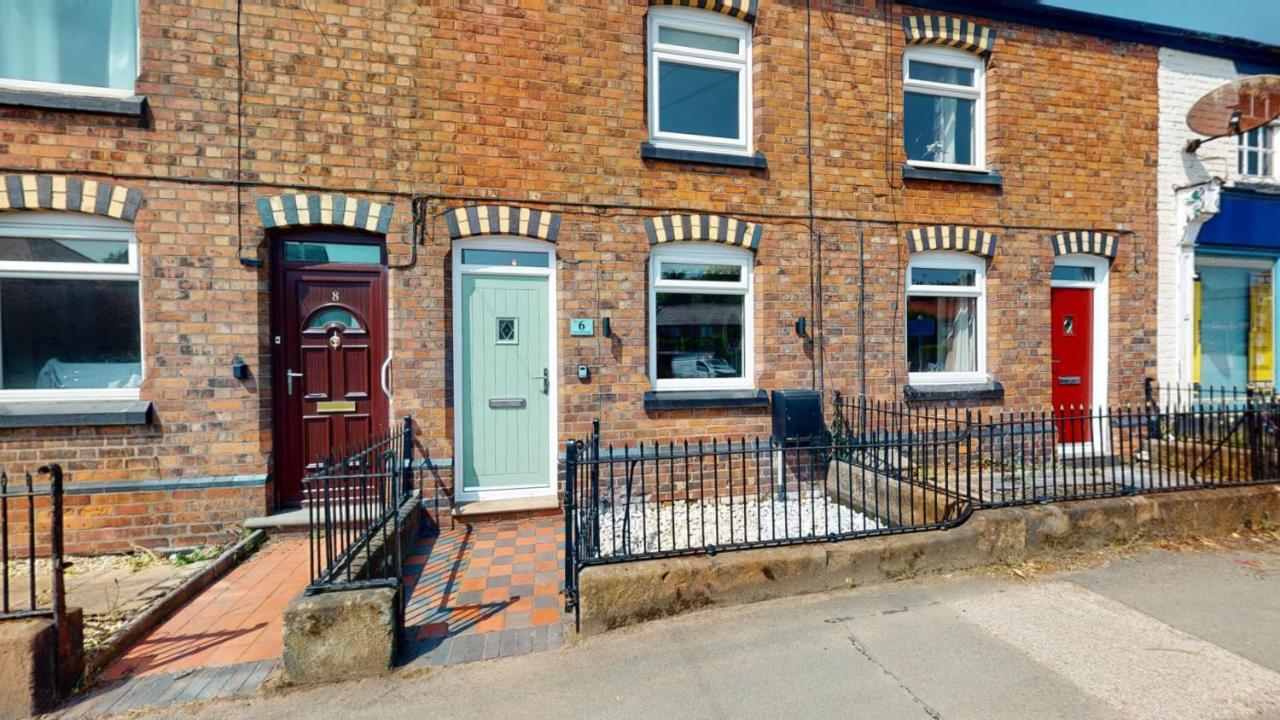 Modern 3-Bed House On Tarporley High Street Villa Bagian luar foto