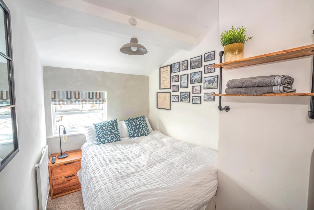 Modern 3-Bed House On Tarporley High Street Villa Bagian luar foto