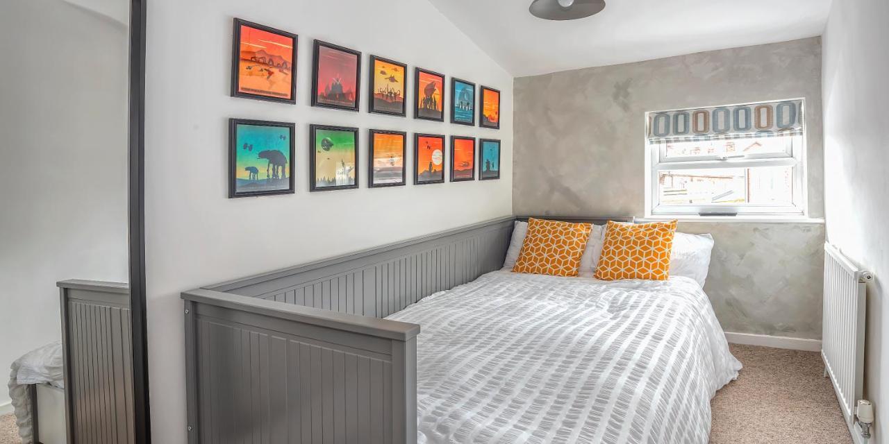 Modern 3-Bed House On Tarporley High Street Villa Bagian luar foto