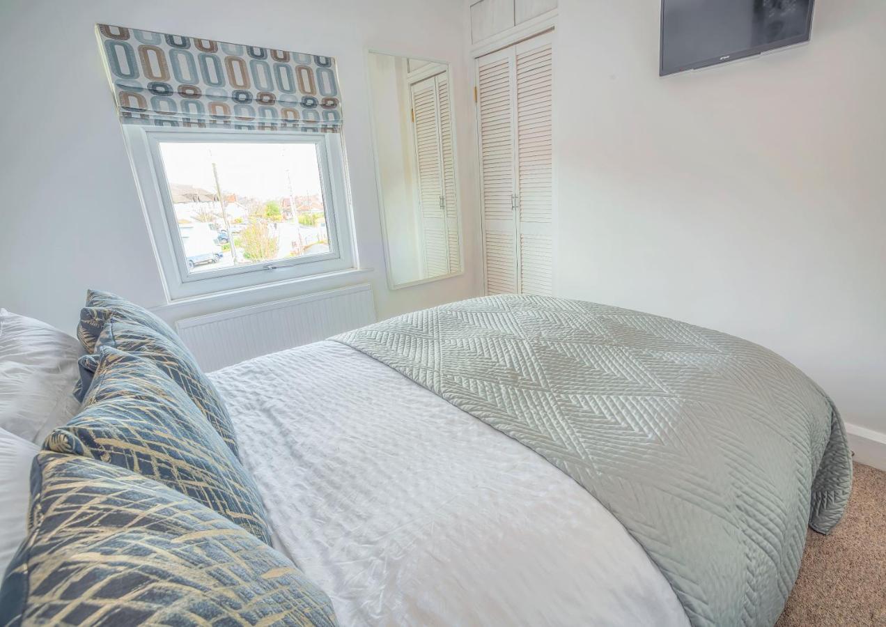 Modern 3-Bed House On Tarporley High Street Villa Bagian luar foto