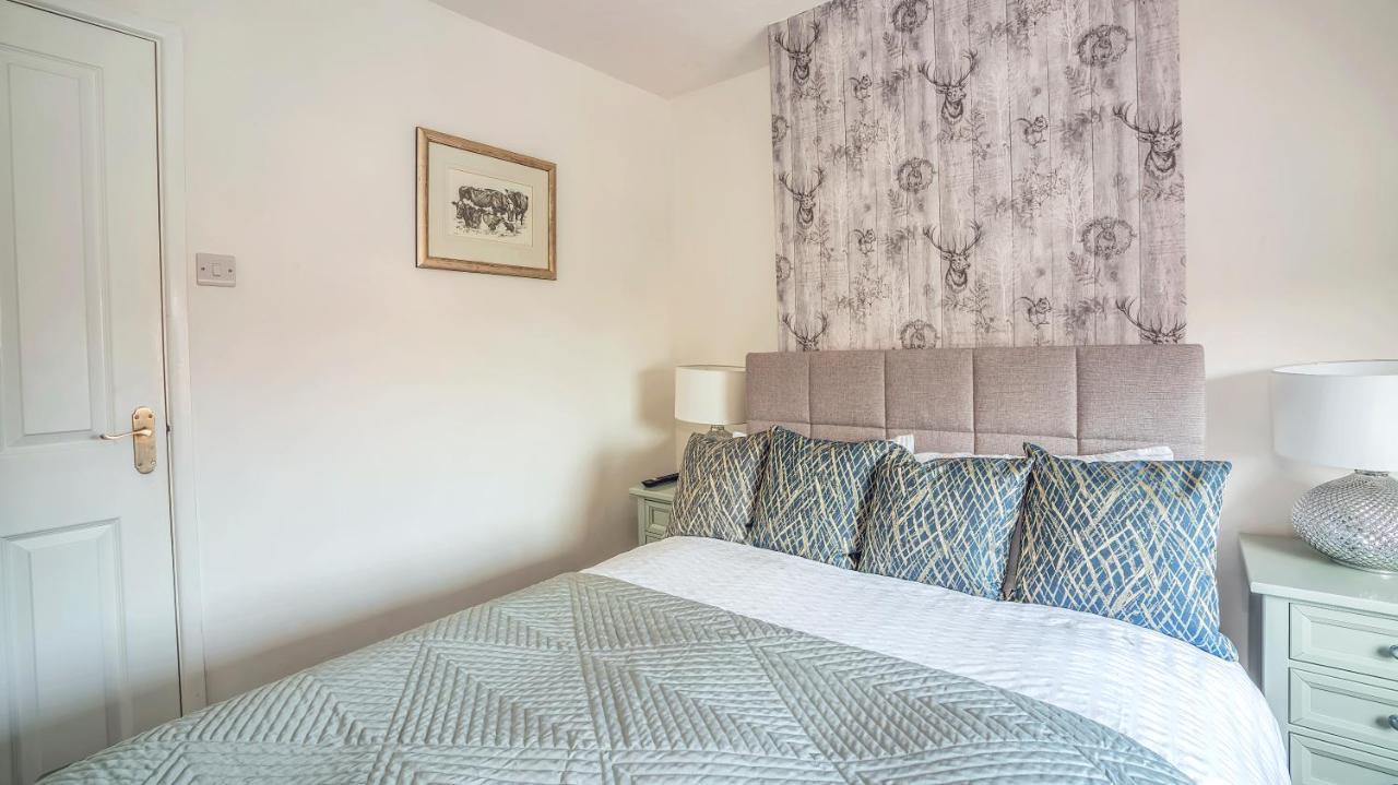 Modern 3-Bed House On Tarporley High Street Villa Bagian luar foto