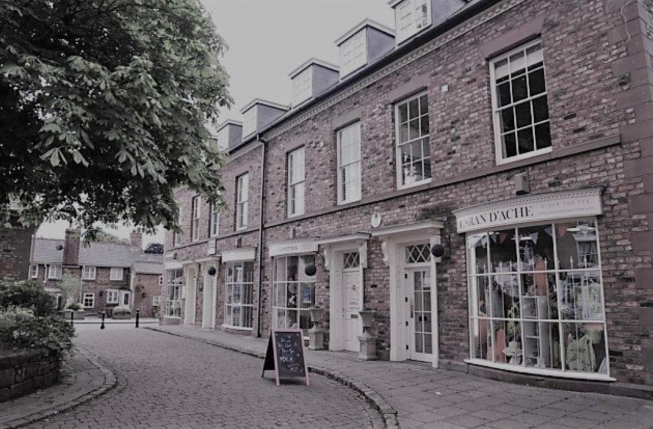 Modern 3-Bed House On Tarporley High Street Villa Bagian luar foto
